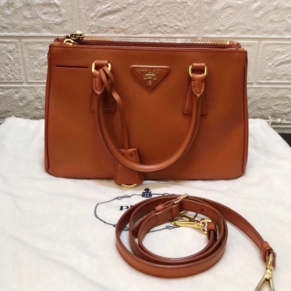 Sold-Prada Small Galleria Saffiano leather bag - Picture 2 of 8
